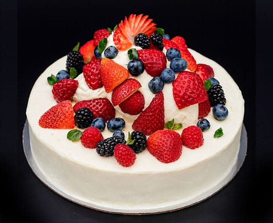 Mixed Berry Pavlova (Large)