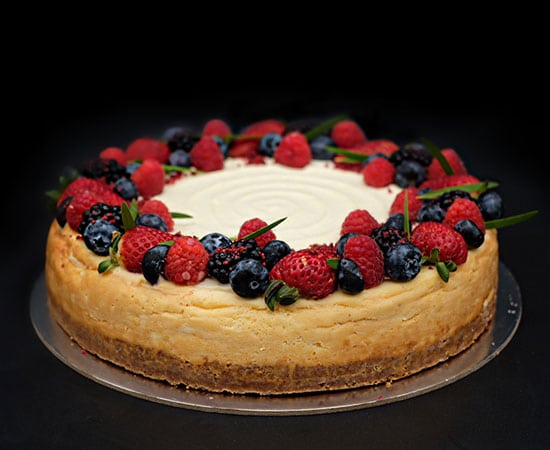 Very Berry Christmas Wreath Cheesecake